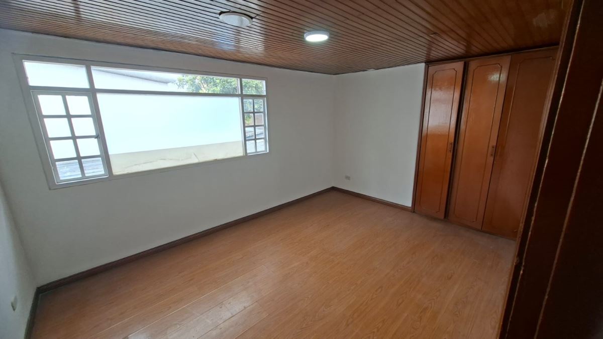Casa en Arriendo - Bogota, SANTA PAULA 5180
