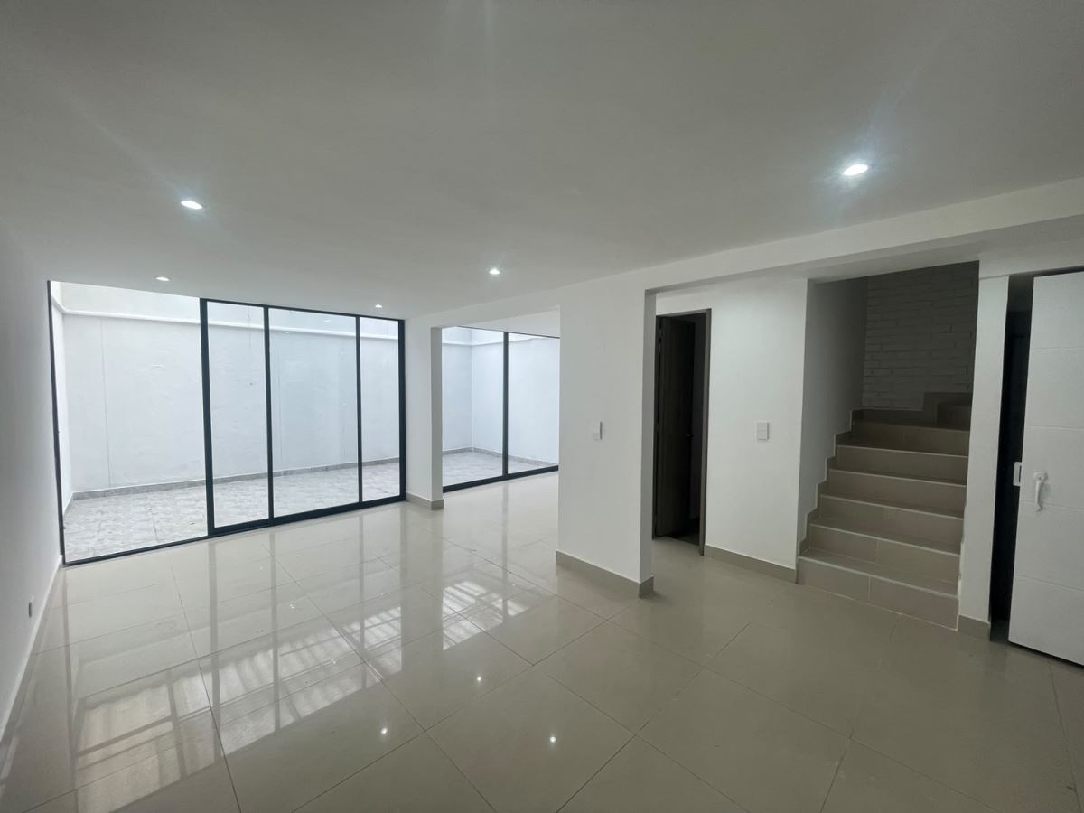 Casa en Arriendo - Bogota, PONTEVEDRA 6328