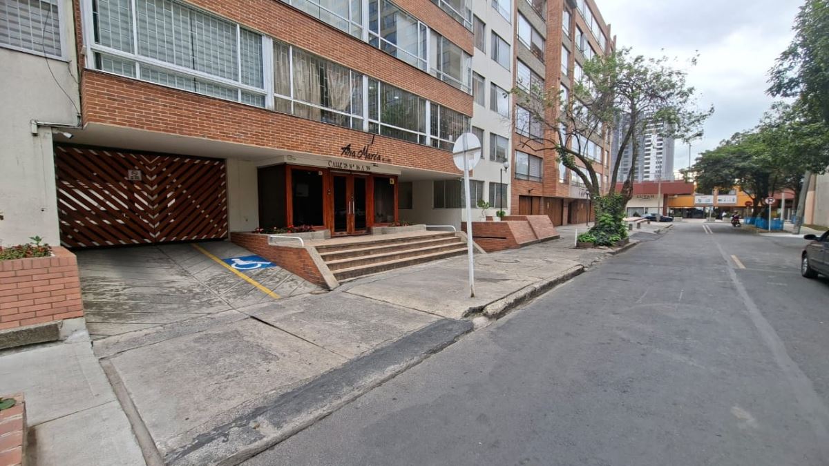 Apartamento en Arriendo - Bogota, LAGO GAITÁN 1252