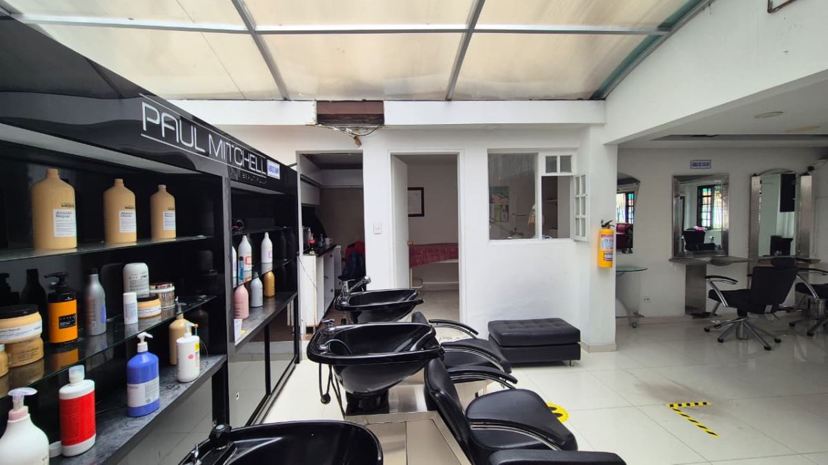 Casa en Arriendo - Bogota, LOS CEDROS 5899