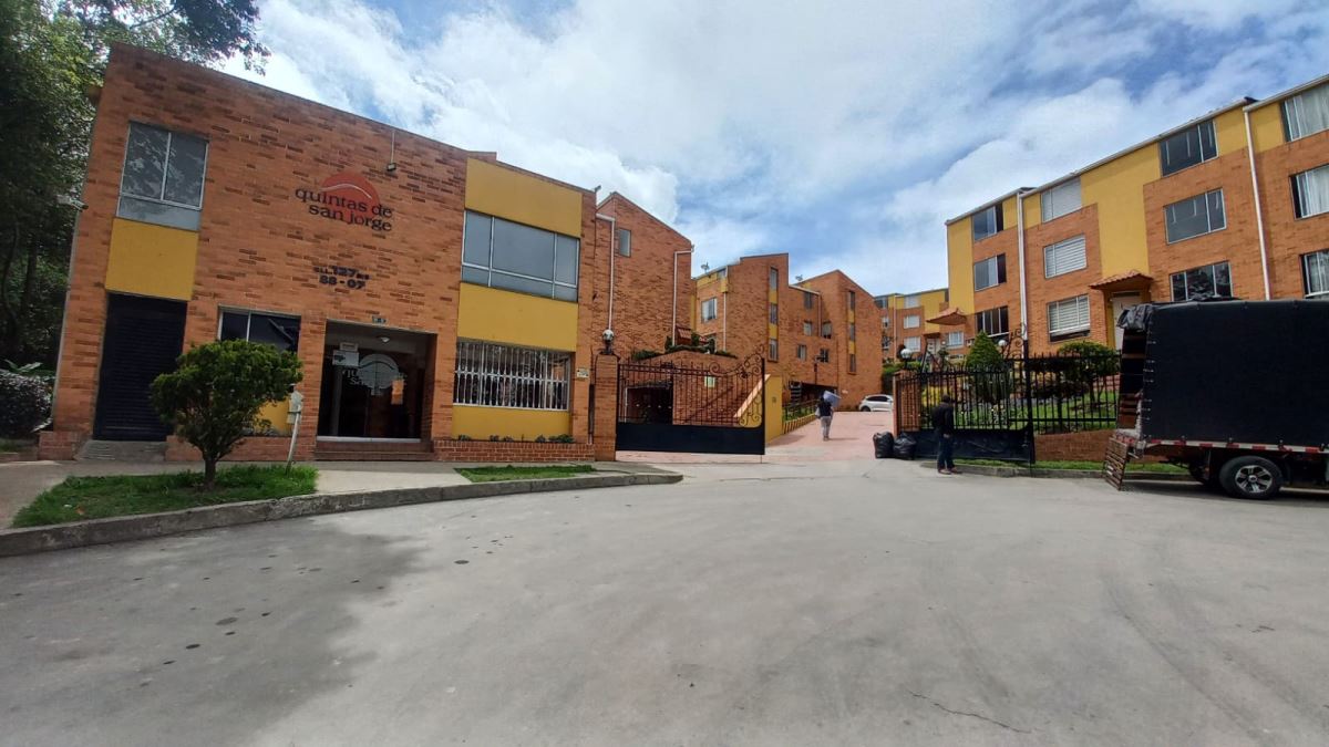 Casa en Venta - Bogota, EDUARDO SANTOS 3175