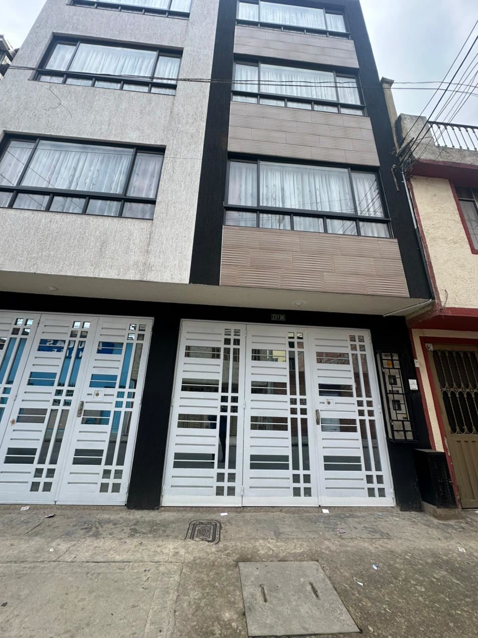 Apartamento en Arriendo - Bogota, MIRANDELA 5818