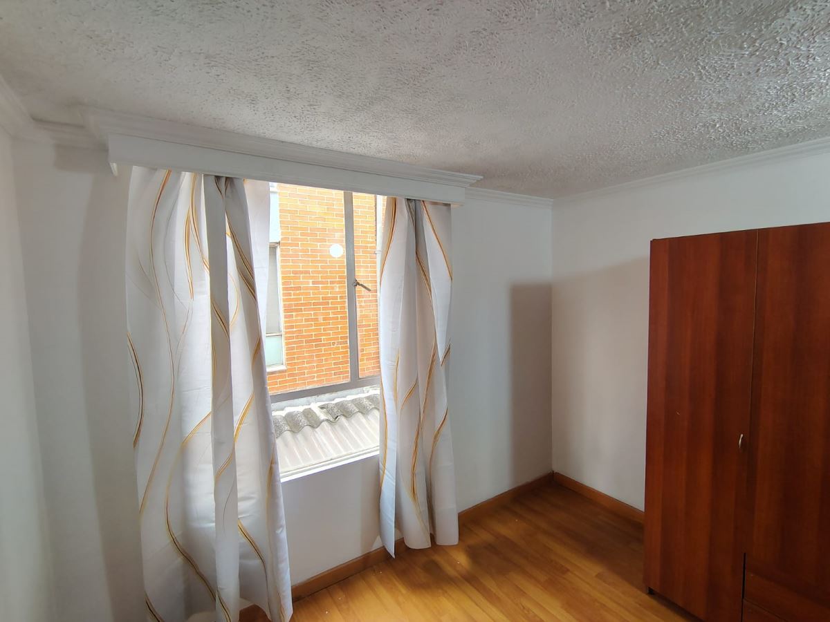 Casa en Venta - Bogota, VILLA ALSACIA 5784