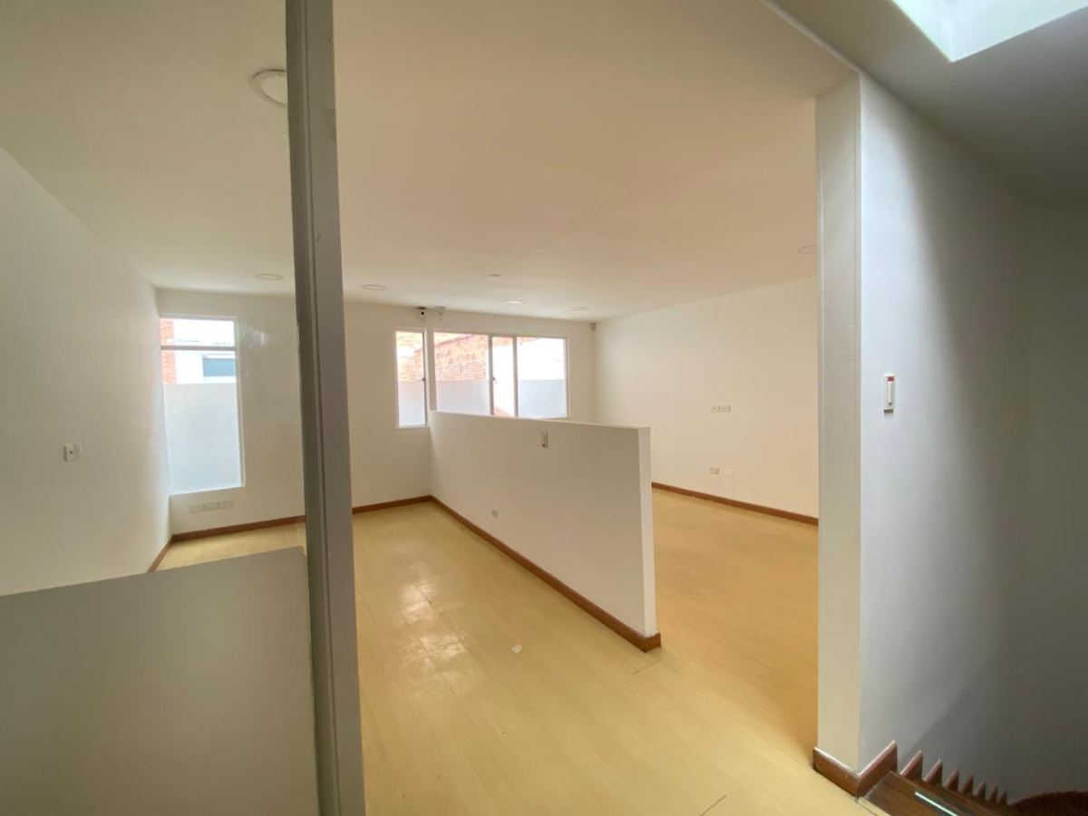 Casa en Venta - Bogota, LAGO GAITÁN 4969