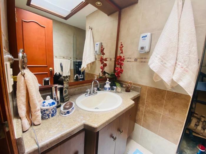 Casa en Venta - Bogota, EL CONTADOR 2384