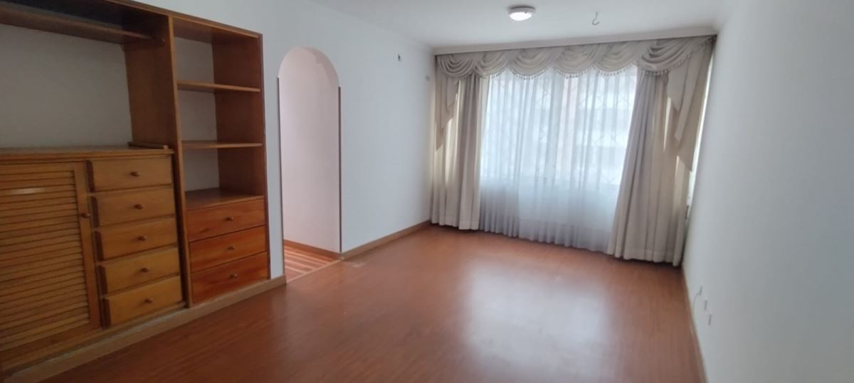 Casa en Arriendo - Bogota, ALHAMBRA 3859