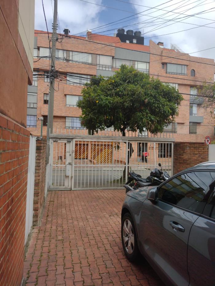 Casa en Venta - Bogota, EL CONTADOR 1879