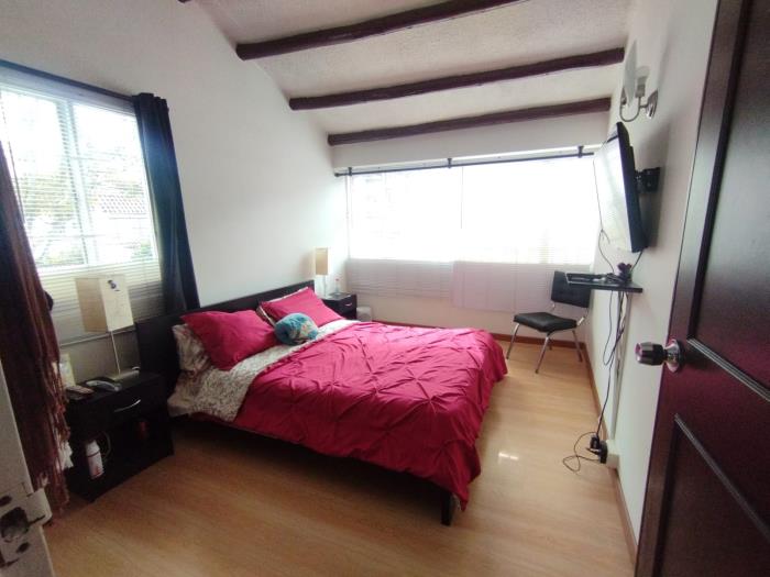 Casa en Venta - Bogota, PUENTE LARGO 2416