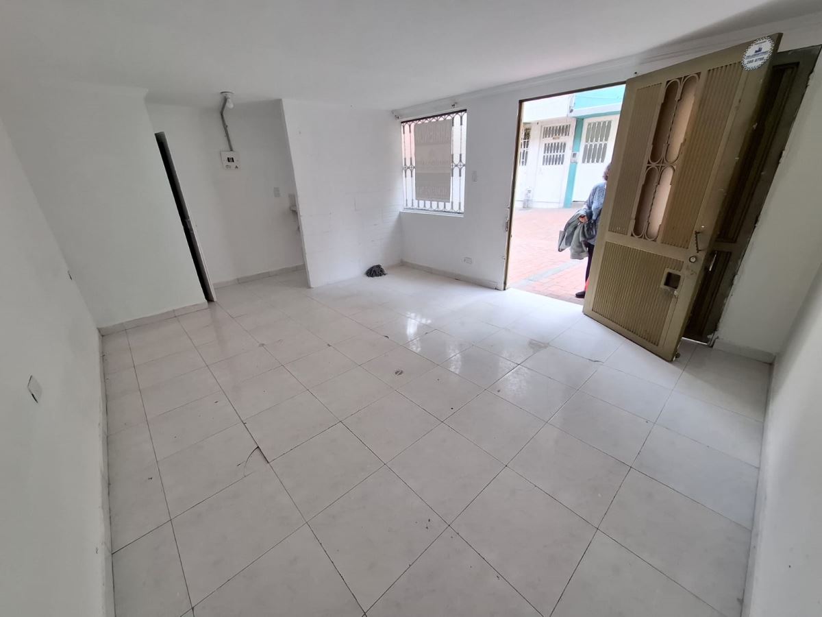 Local en Arriendo - Bogota, EL CHIRCAL SUR 6005
