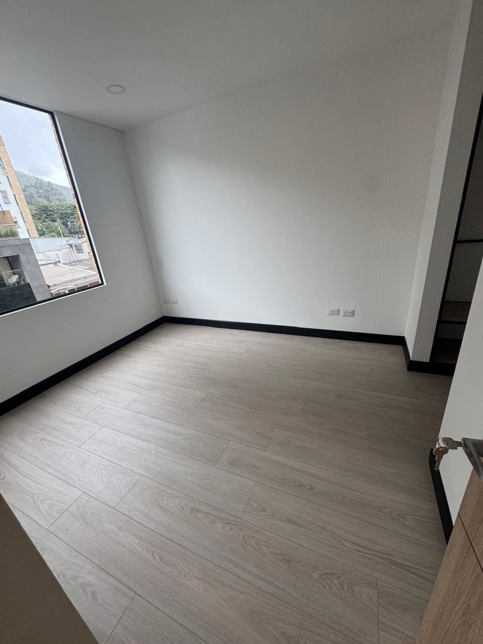 Apartamento en Arriendo - Bogota, SANTA BARBARA ORIENTAL 4673
