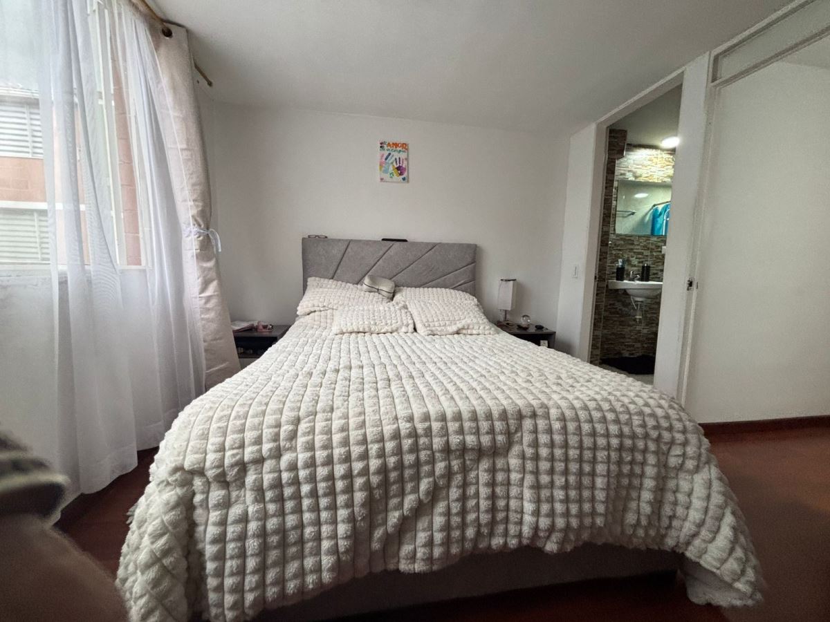 Casa en Venta - Bogota, SAN ANTONIO 5922