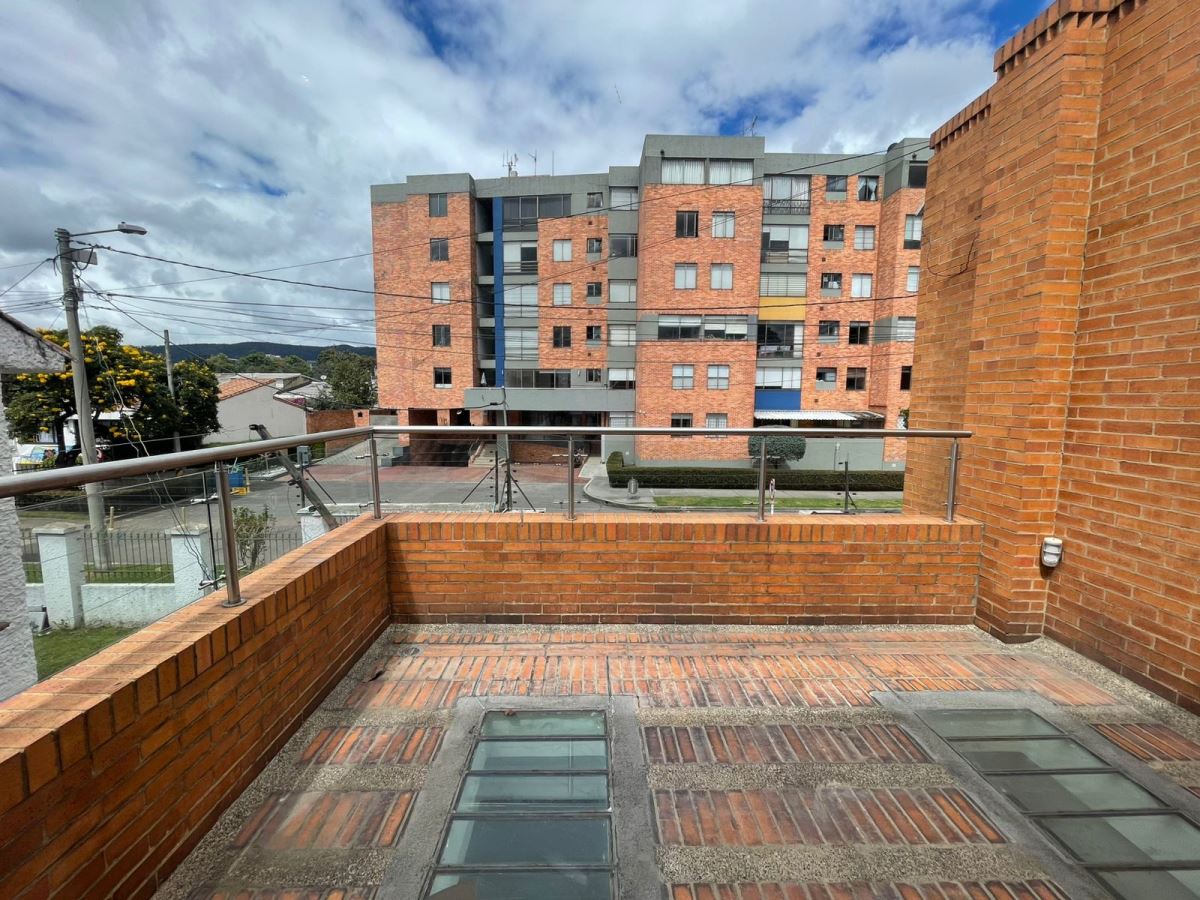 Casa en Arriendo - Bogota, ALHAMBRA 6053