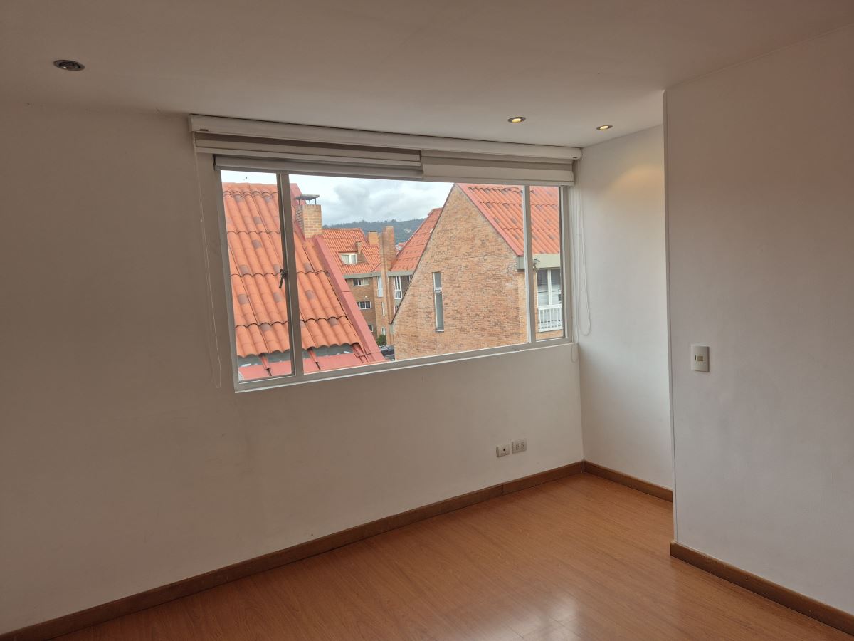 Casa en Arriendo - Bogota, BALMORAL NORTE 5295