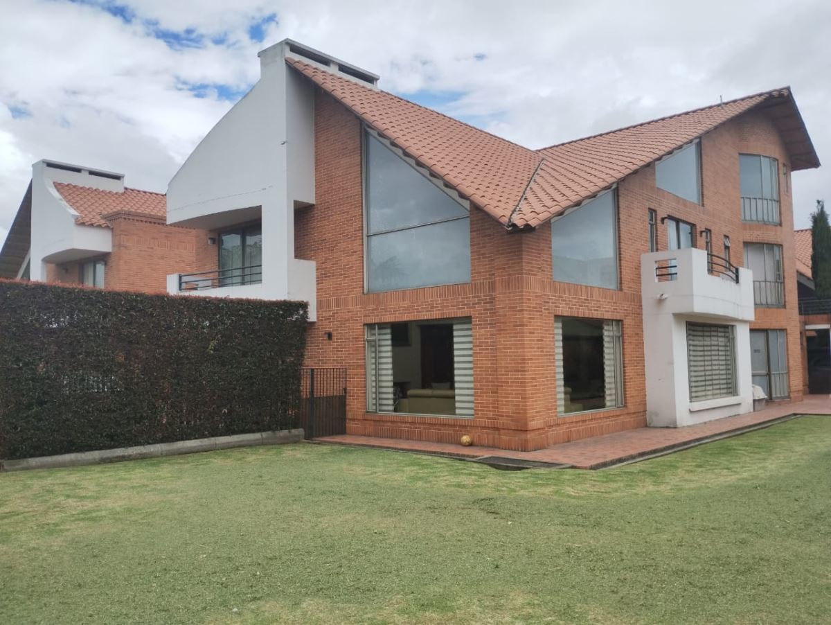 Casa en Arriendo - Bogota, PUENTE LARGO 2415
