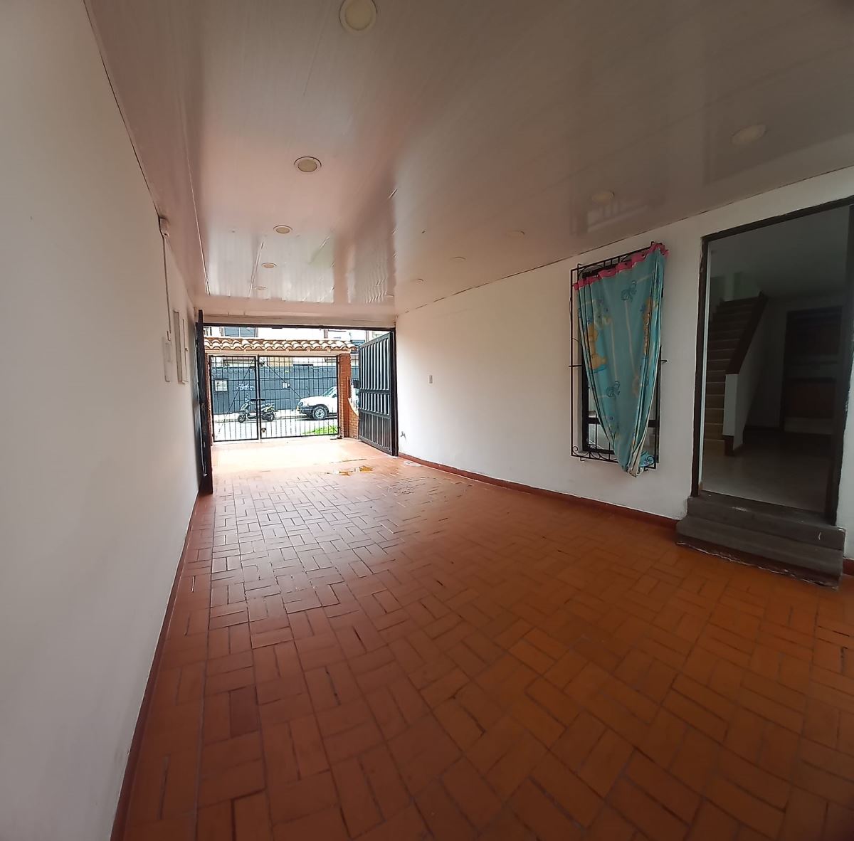 Casa en Venta - Bogota, NORMANDÍA 3806