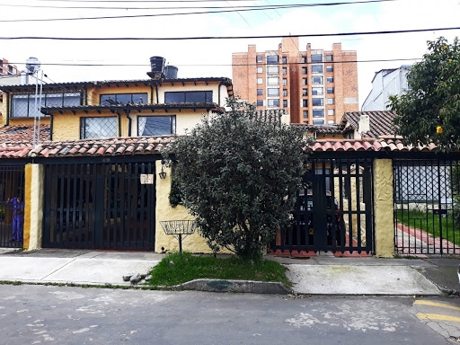 Casa en Venta - Bogota, NORMANDÍA 3806