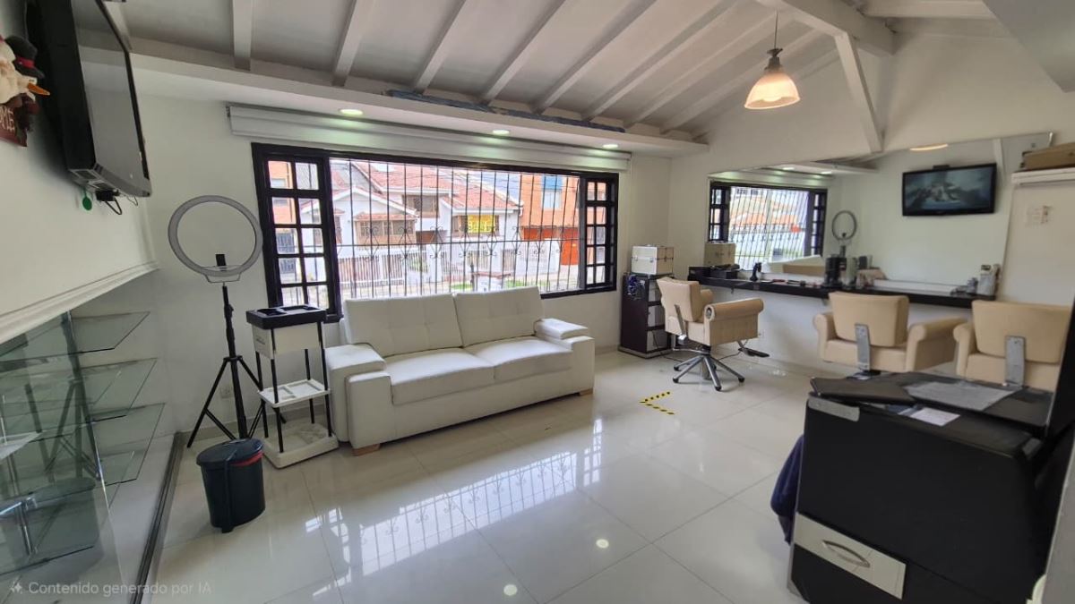 Casa en Arriendo - Bogota, LOS CEDROS 5899