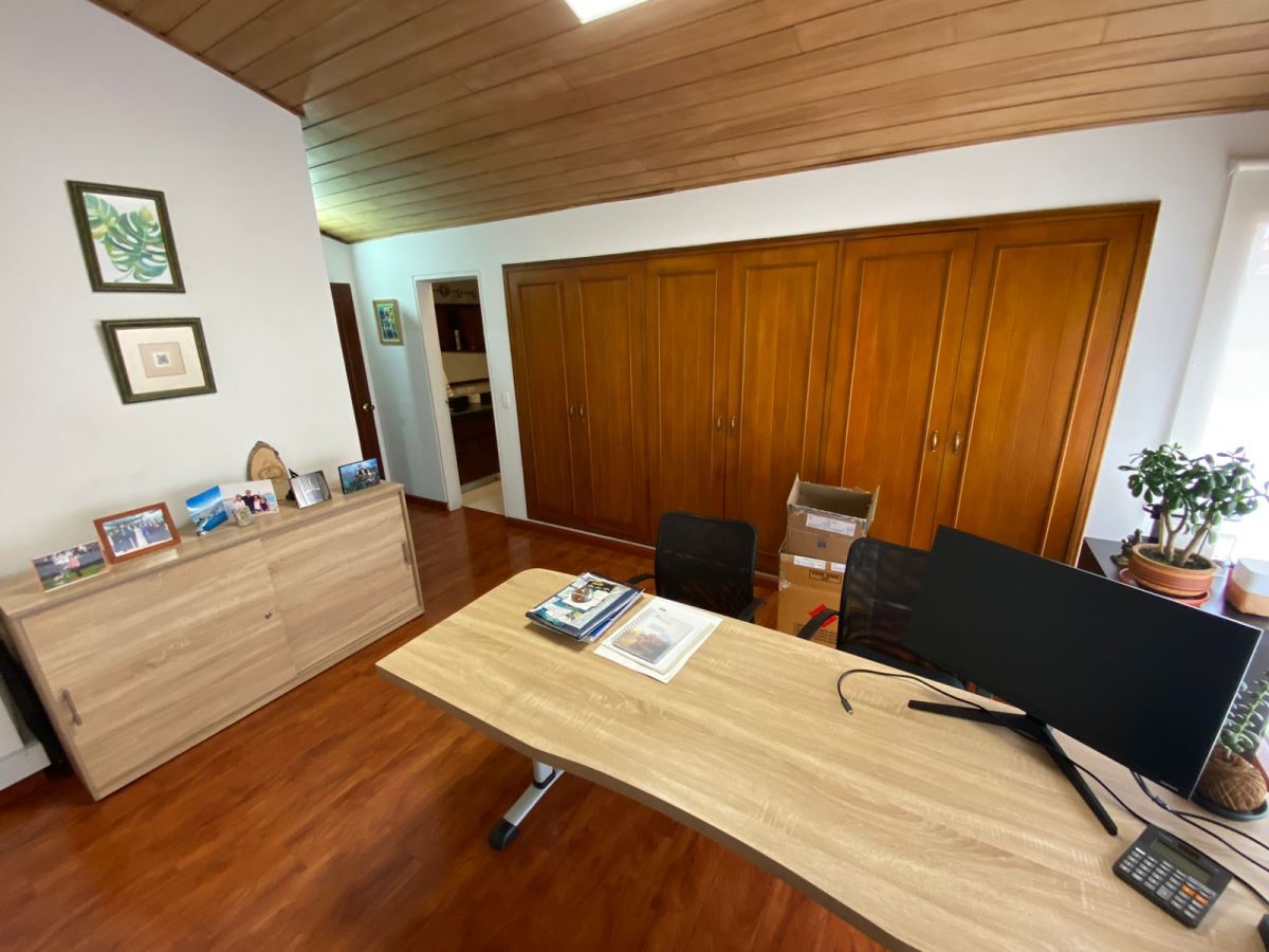 Casa en Arriendo - Bogota, SANTA BÁRBARA 3360