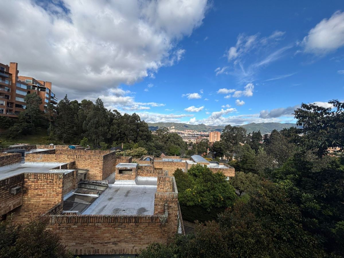Casa en Venta - Bogota, NUEVA AUTOPISTA 4720