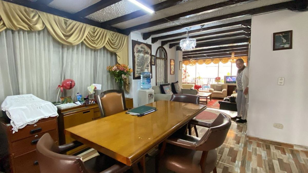 Casa en Arriendo - Bogota, SANTA BARBARA ORIENTAL 3939