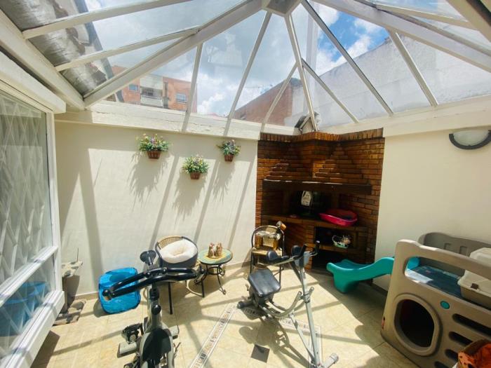 Casa en Venta - Bogota, EL CONTADOR 2384