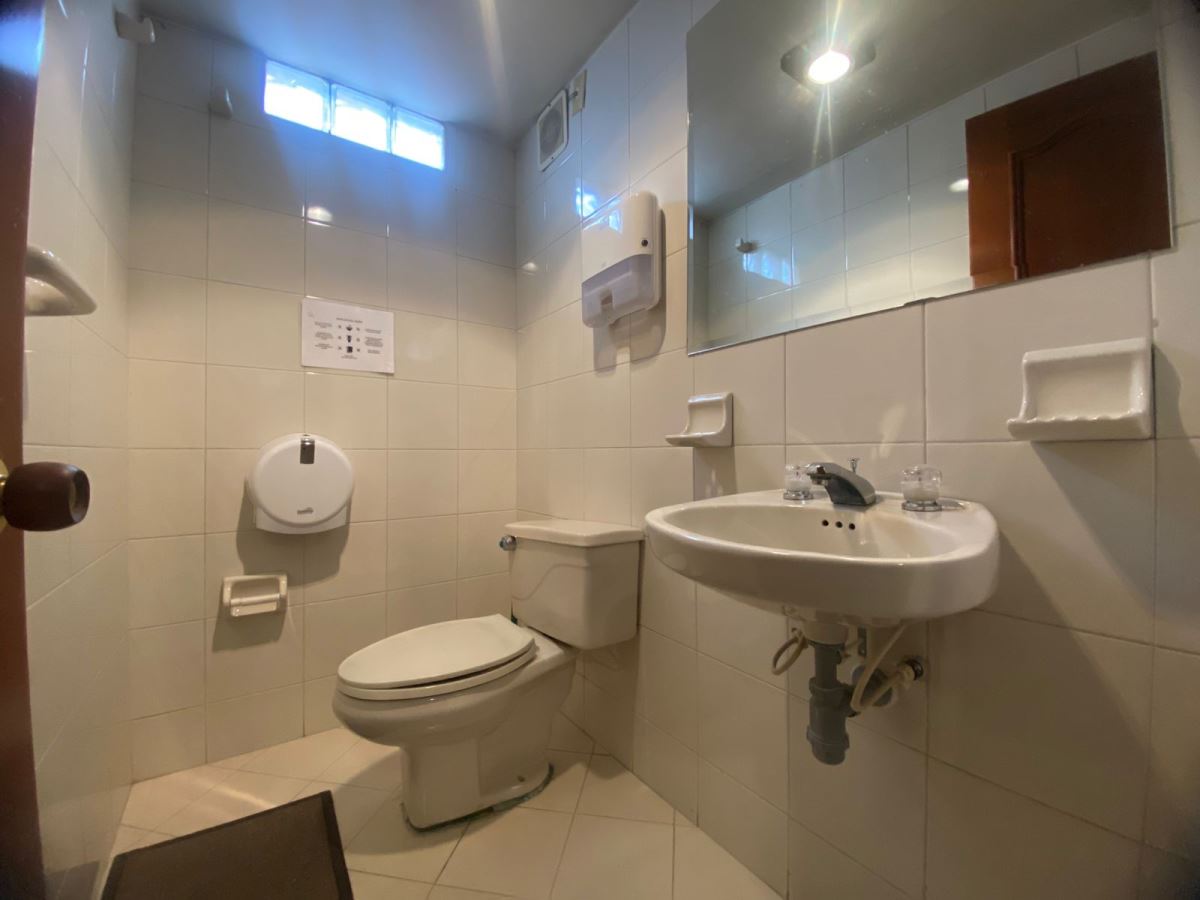Oficina en Arriendo - Bogota, LAGO GAITÁN 870