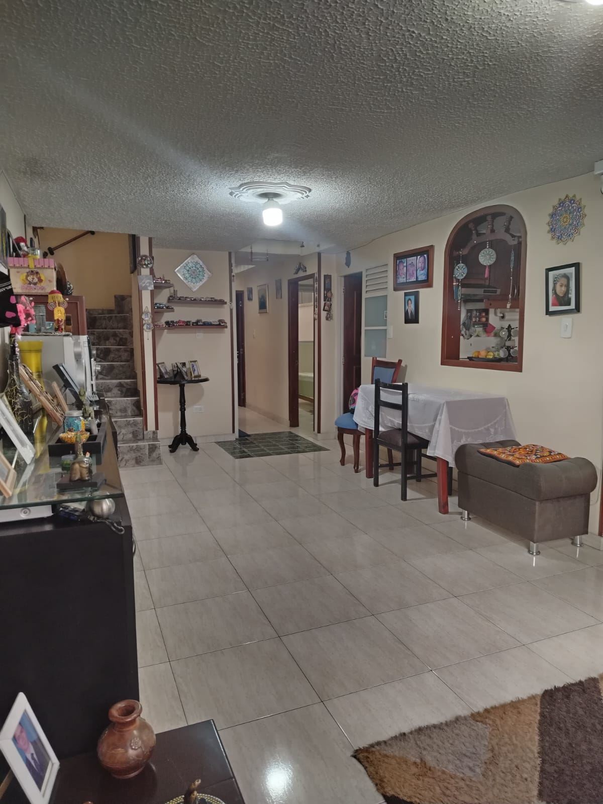 Casa en Venta - Bogota, PATIO BONITO I 6077