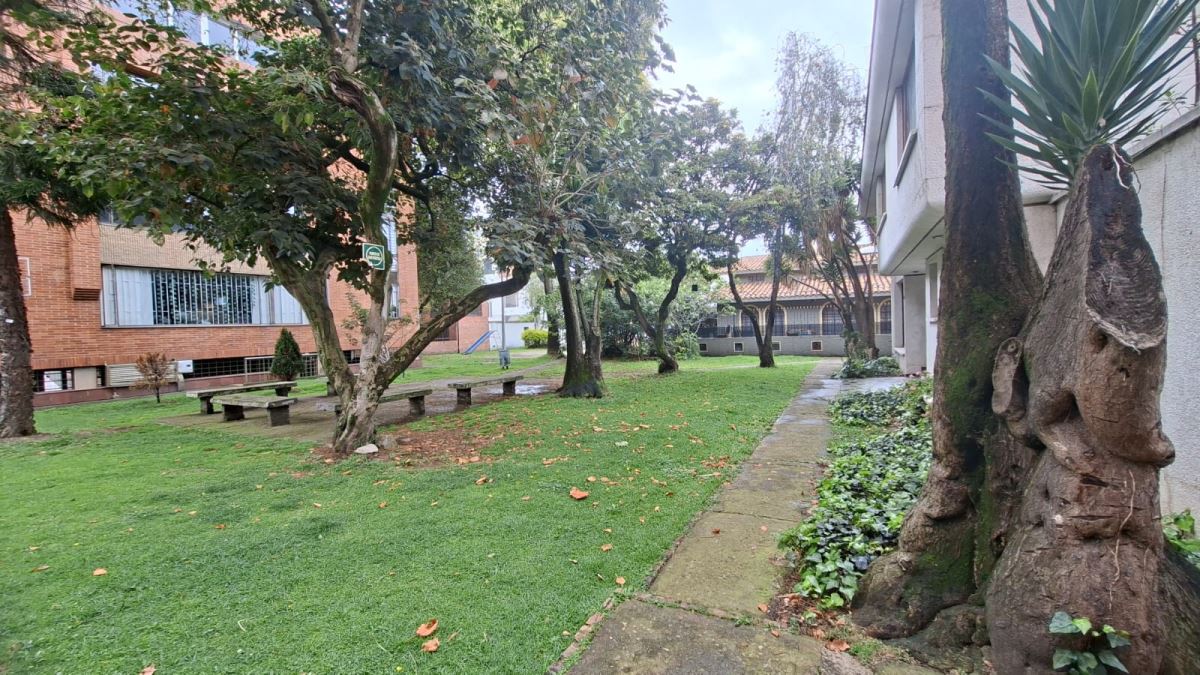 Casa en Arriendo - Bogota, SANTA PAULA 5180