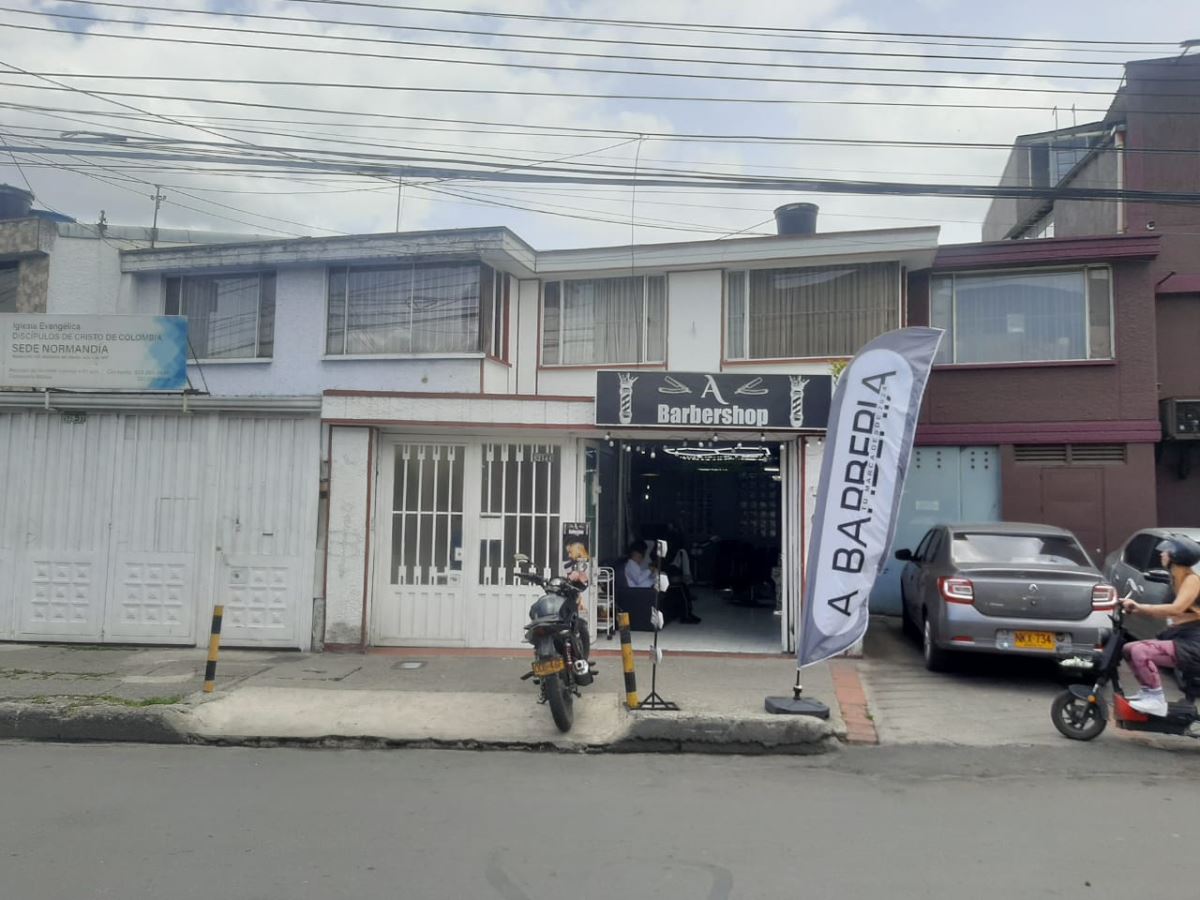 Casa en Venta - Bogota, NORMANDÍA 1498