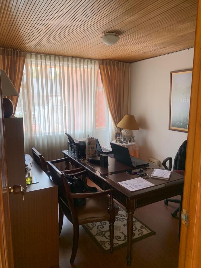 Casa en Venta - Bogota, LISBOA 2455