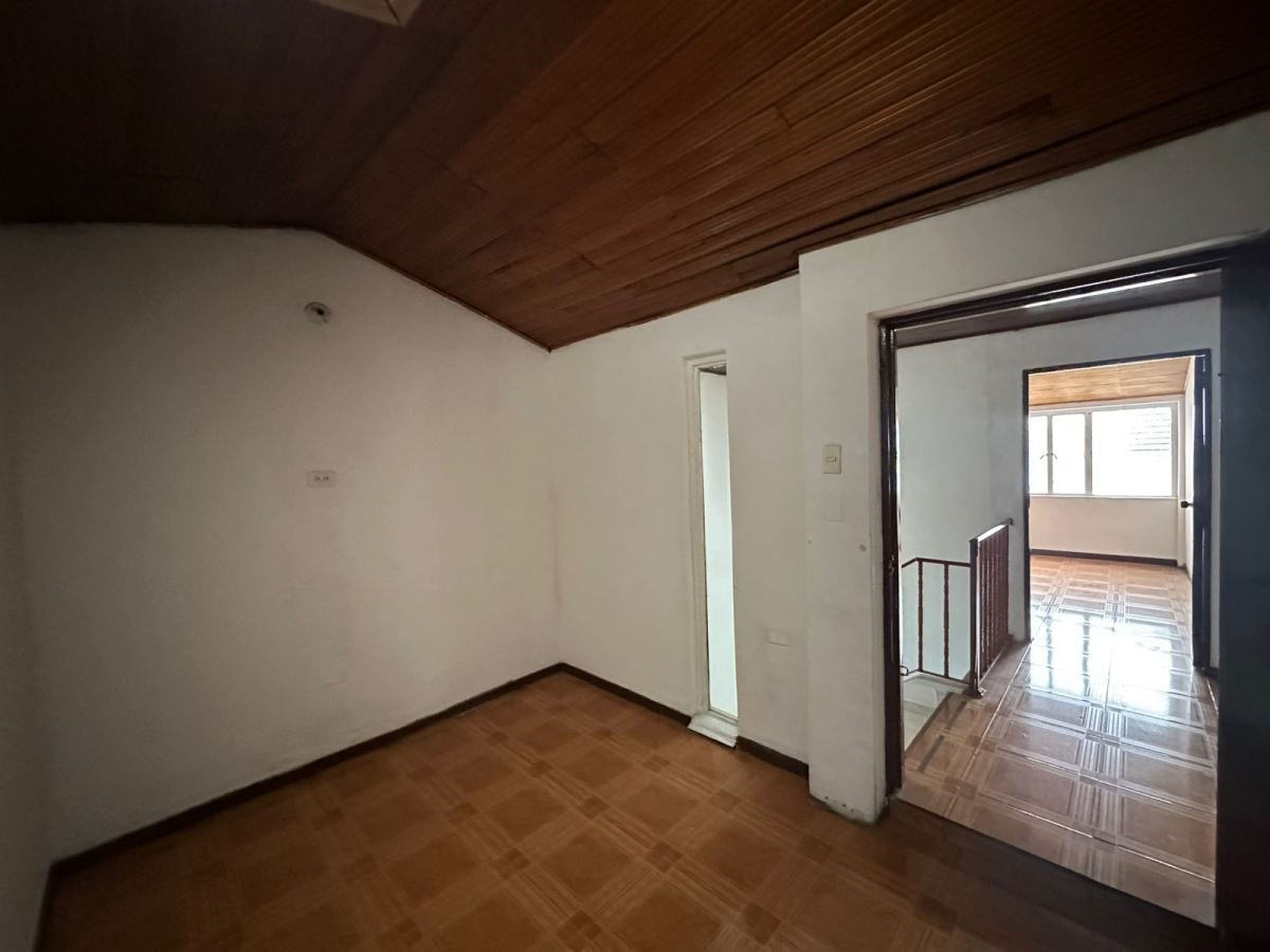 Casa en Arriendo - Bogota, VILLA ALSACIA 5347