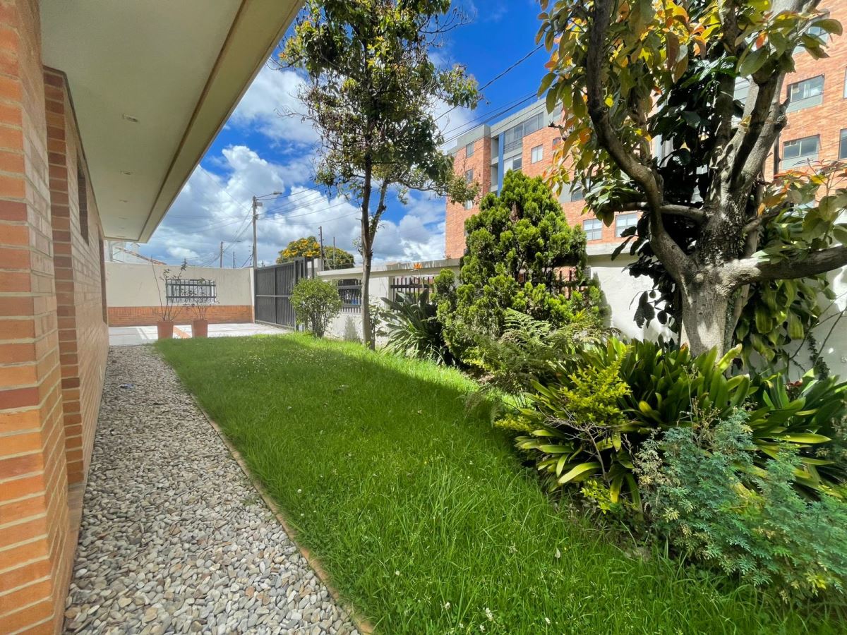 Casa en Arriendo - Bogota, ALHAMBRA 6053
