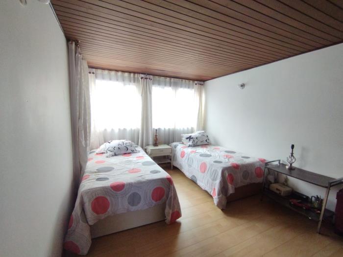 Casa en Venta - Bogota, PUENTE LARGO 2416
