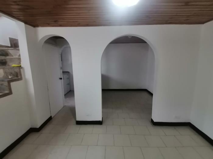 Casa en Venta - Bogota, LOMBARDIA 2000