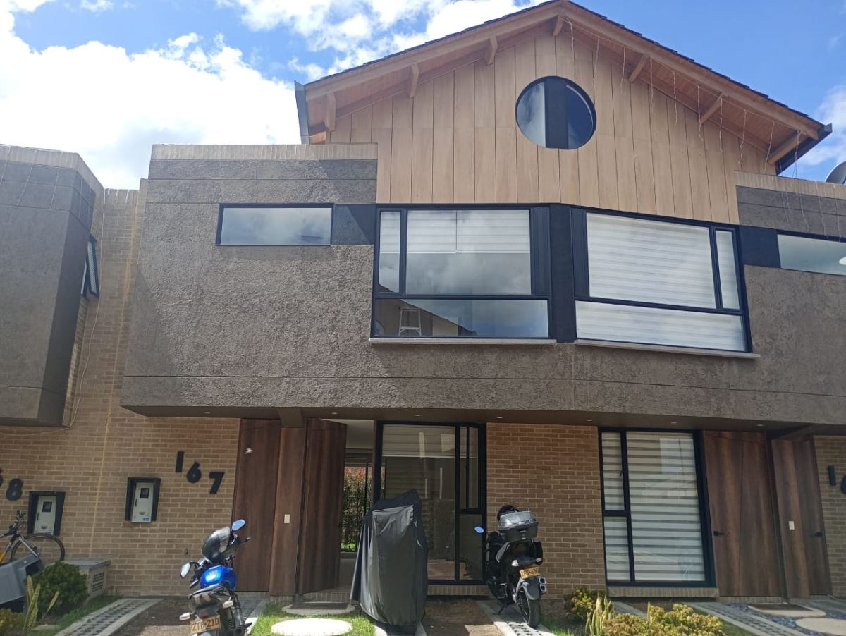 Casa en Arriendo - Bogota, VILLA ALSACIA 5347
