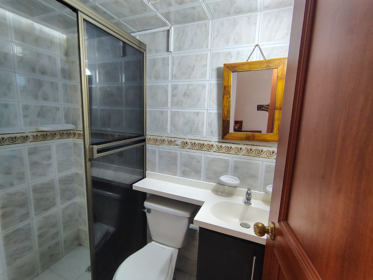Casa en Venta - Bogota, VILLA ALSACIA 5784