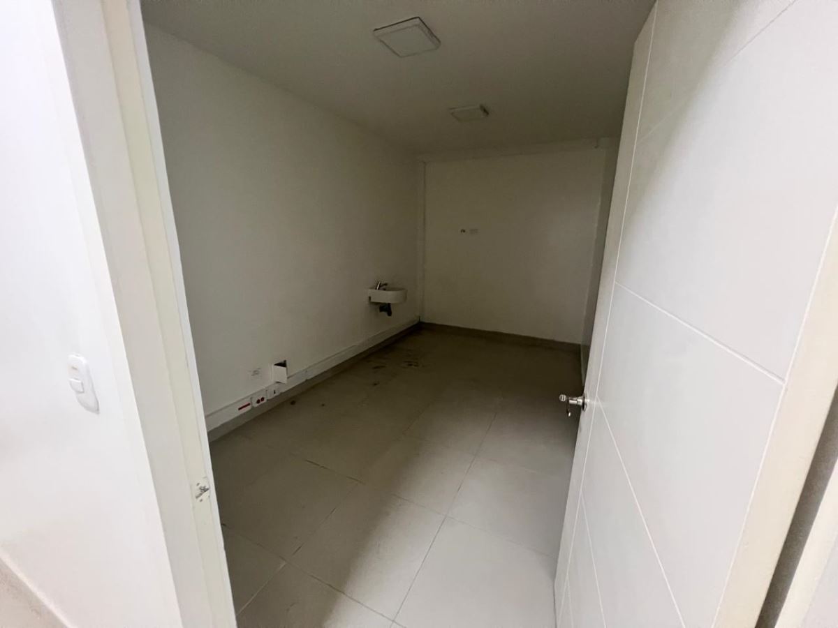 Local en Arriendo - Bogota, RESTREPO 4638