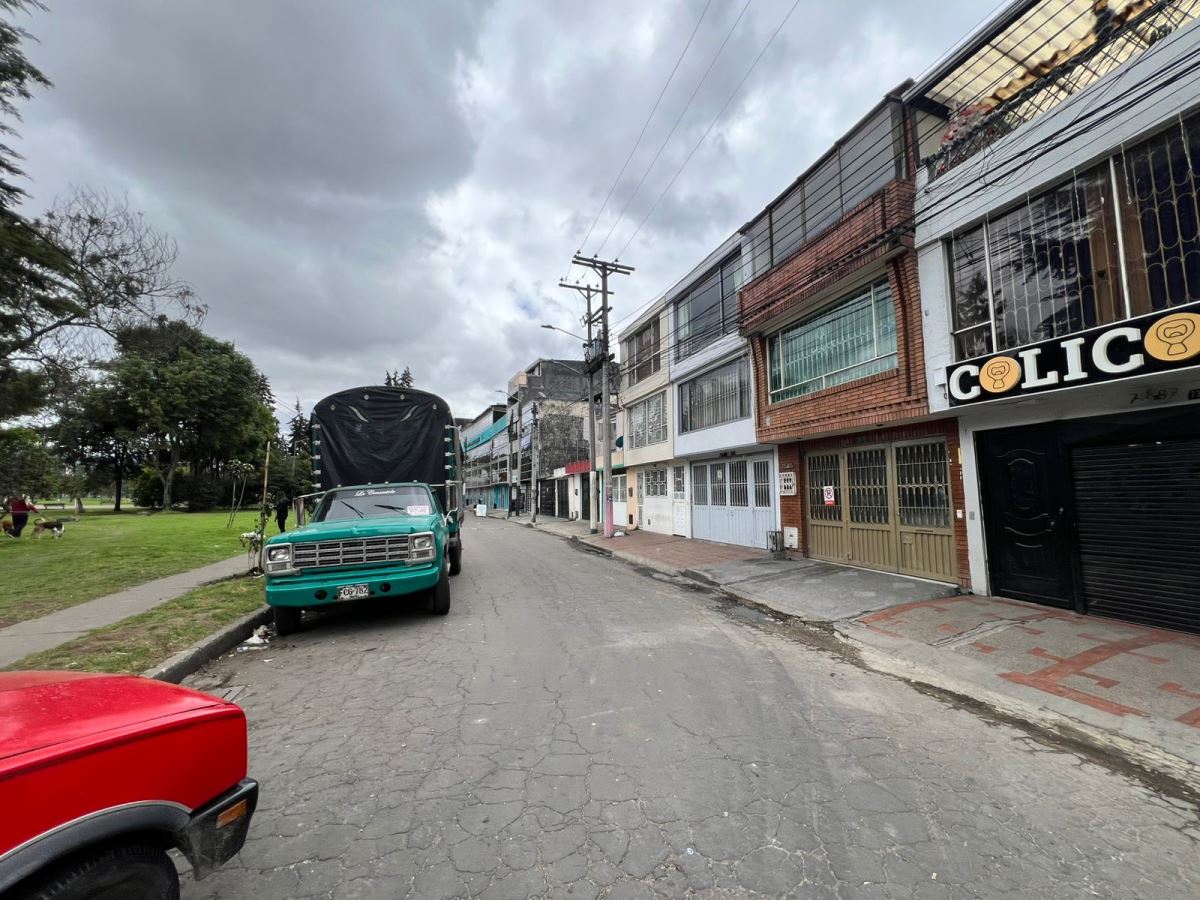 Local en Arriendo - Bogota, VILLA ALSACIA 5323