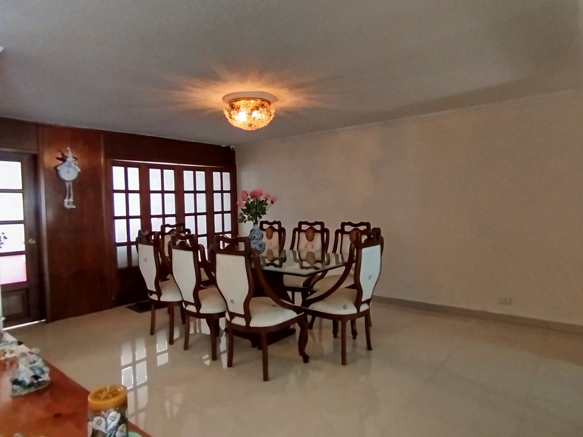 Casa en Arriendo - Bogota, PRADO VERANIEGO NORTE 3908