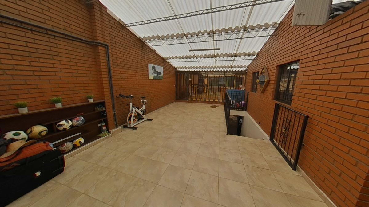 Casa en Venta - Bogota, SANTA ISABEL 2920