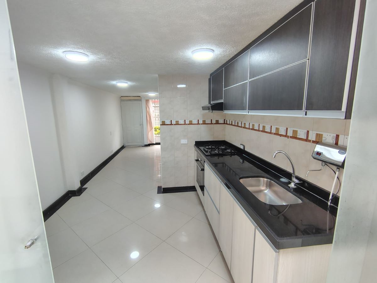 Casa en Venta - Bogota, VILLA ALSACIA 5784