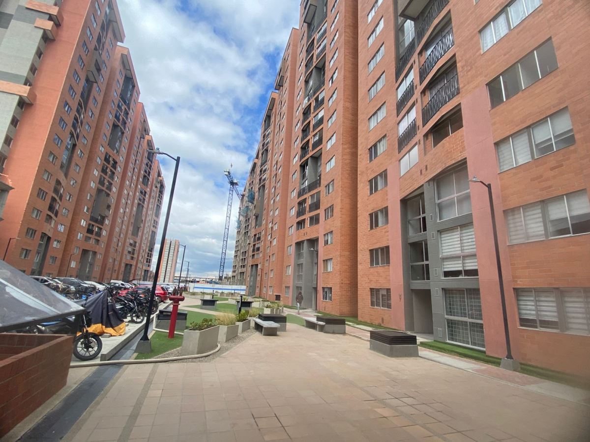 Apartamento en Arriendo - Bogota, LAS BRISAS 3767