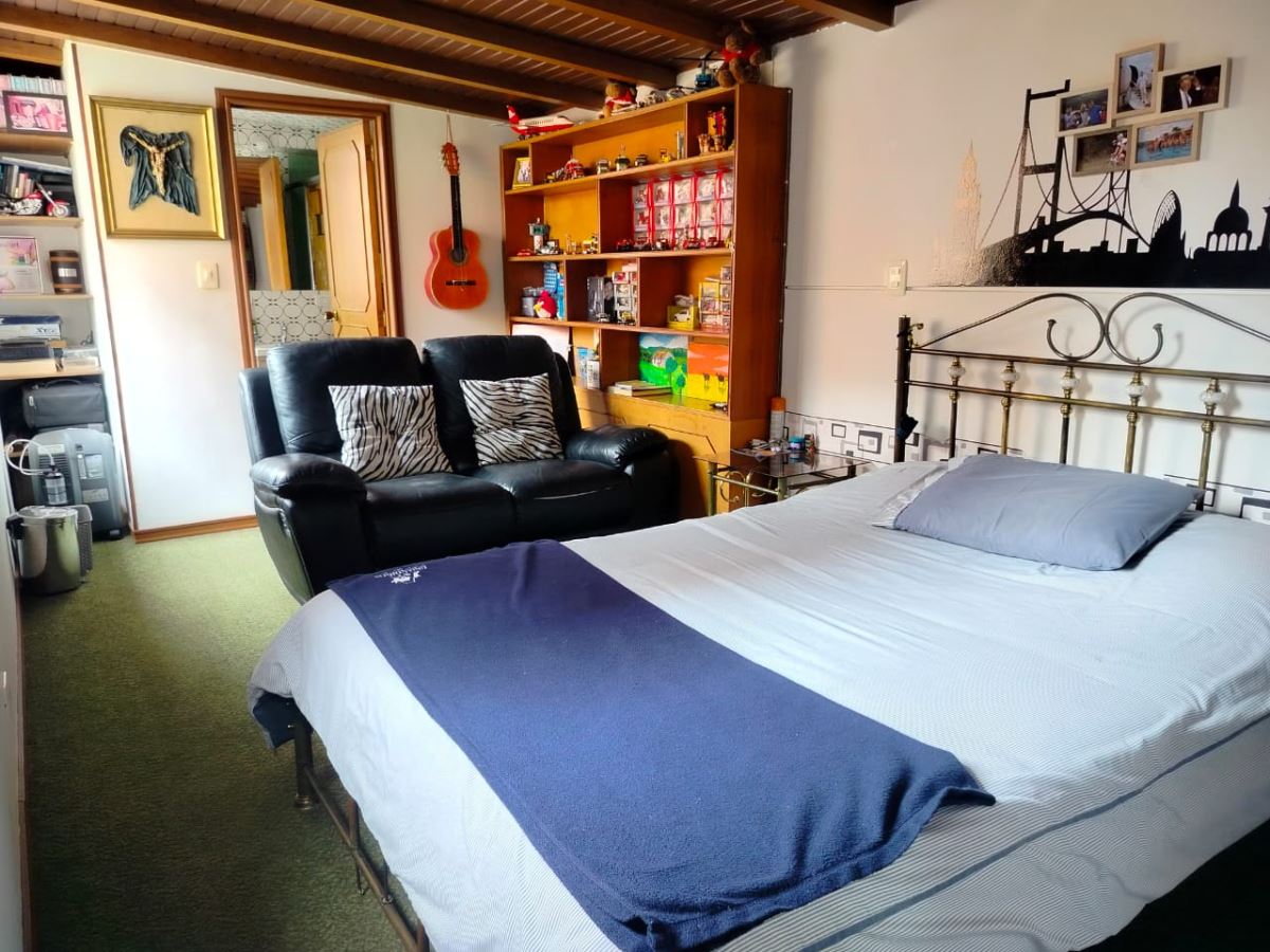 Casa en Venta - Bogota, SANTA BIBIANA 4977