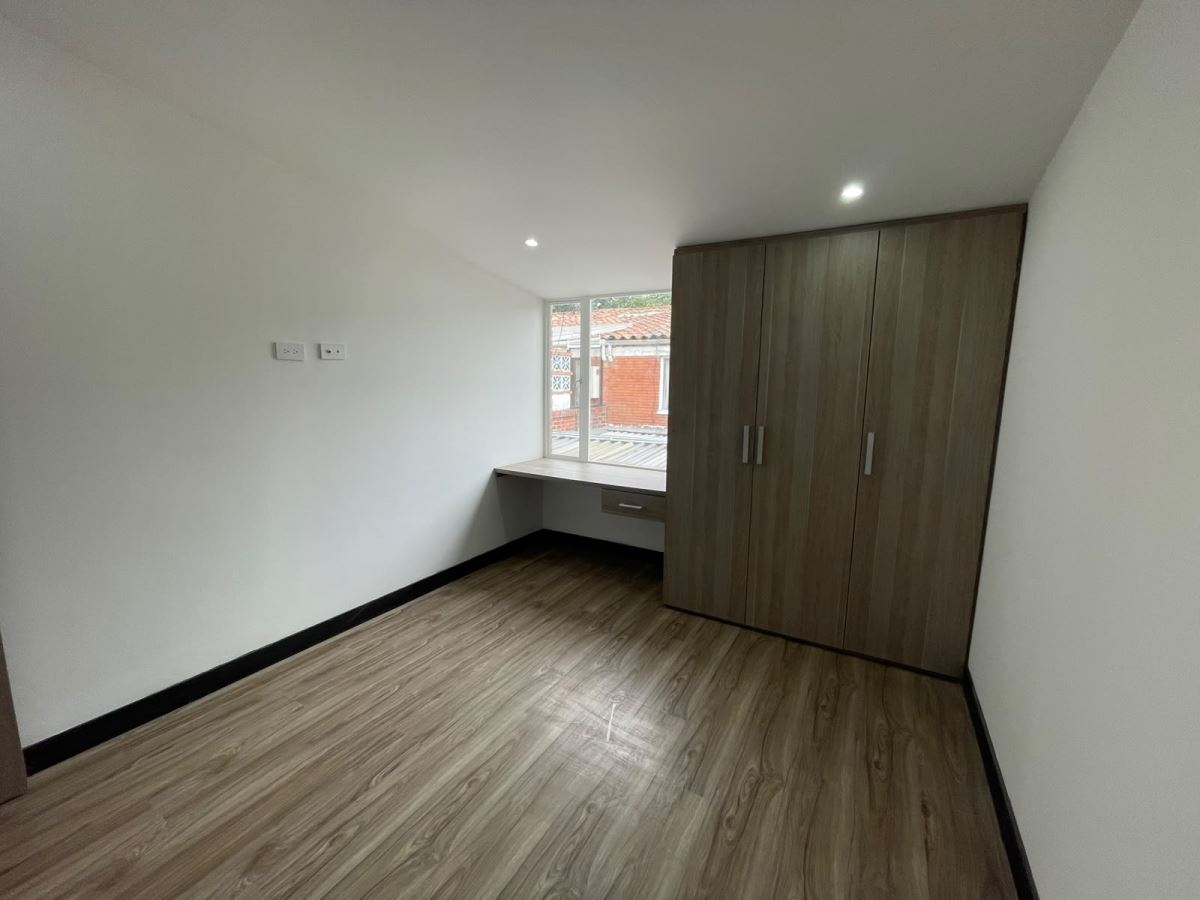 Casa en Arriendo - Bogota, PONTEVEDRA 6328