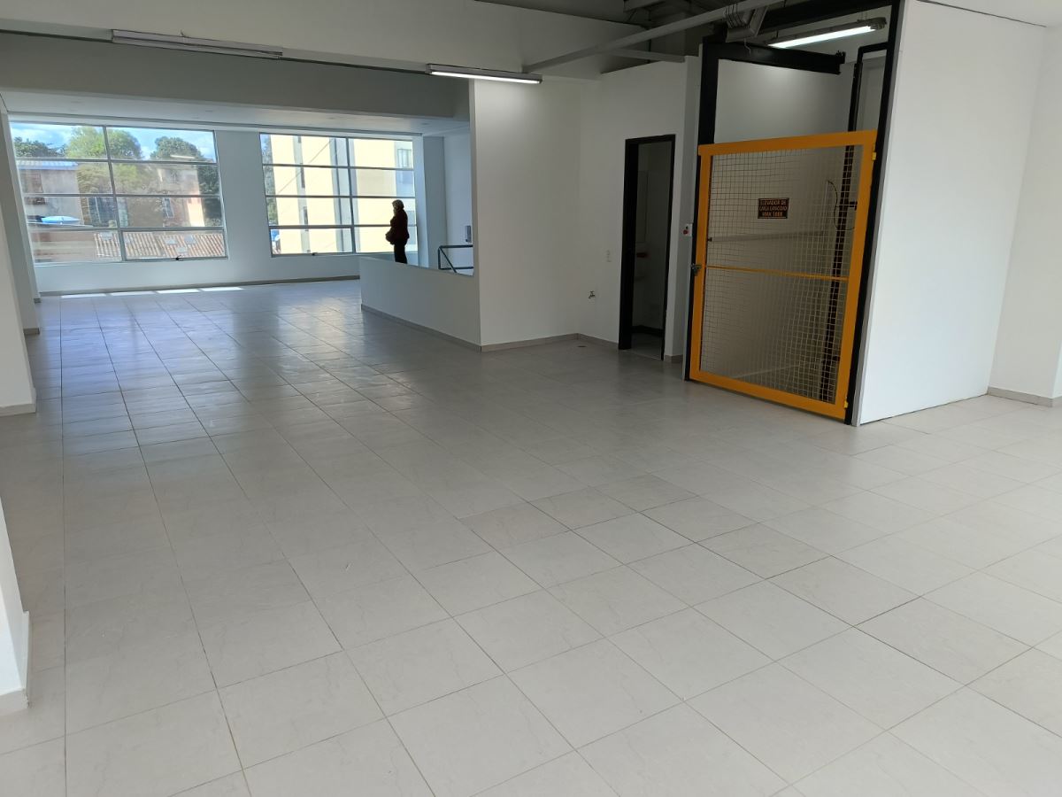 Casa en Arriendo - Bogota, PRADO VERANIEGO 6126