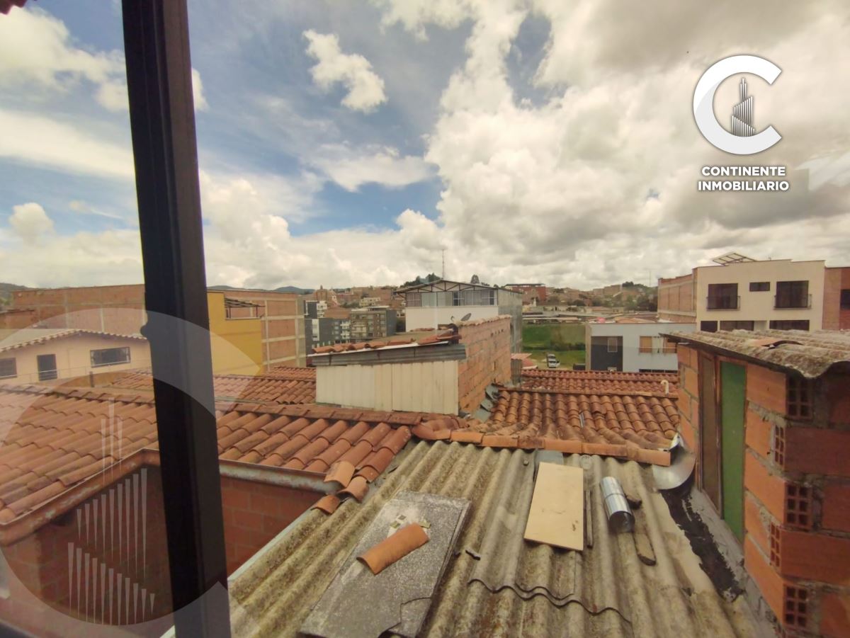 Miniatura {{@index}}