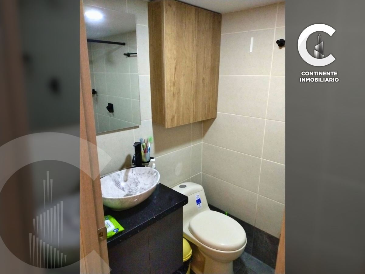 Miniatura {{@index}}