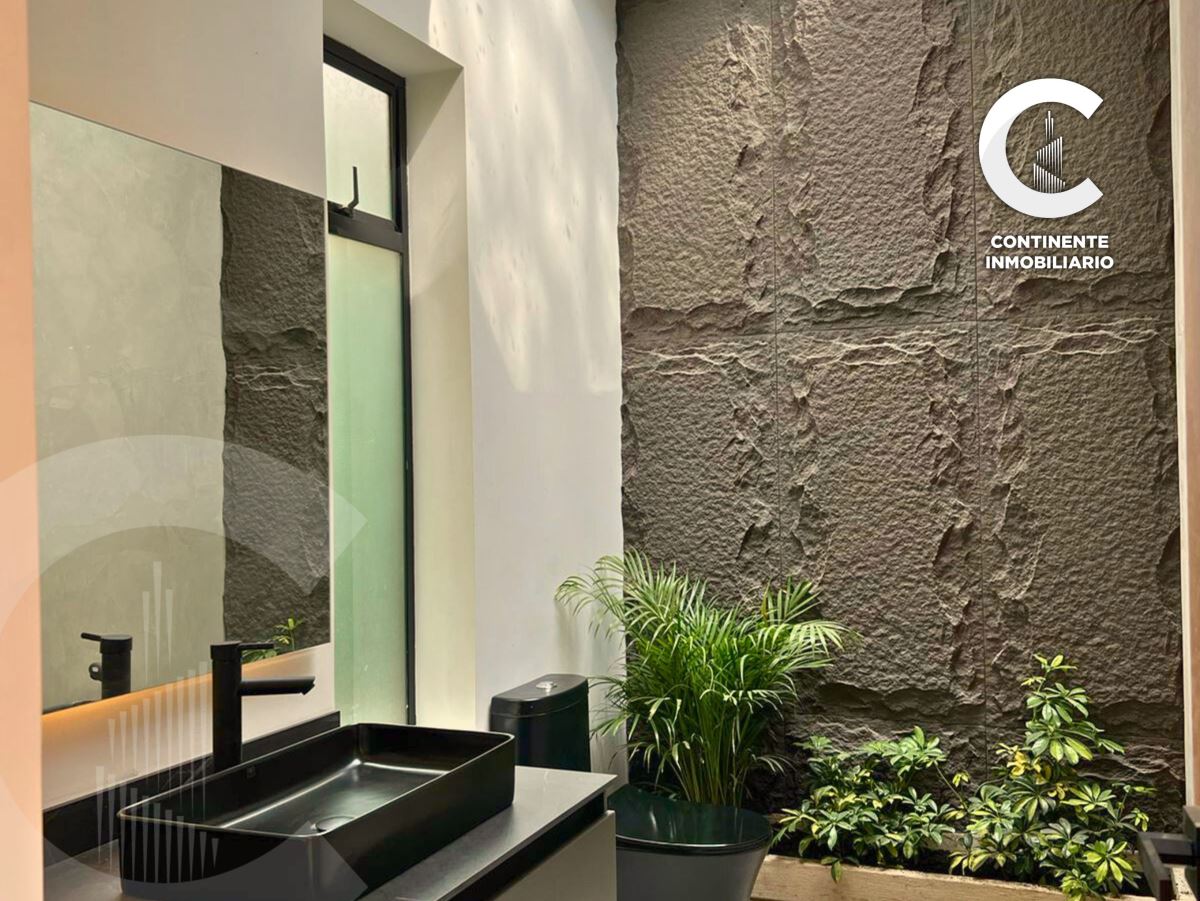 Miniatura {{@index}}