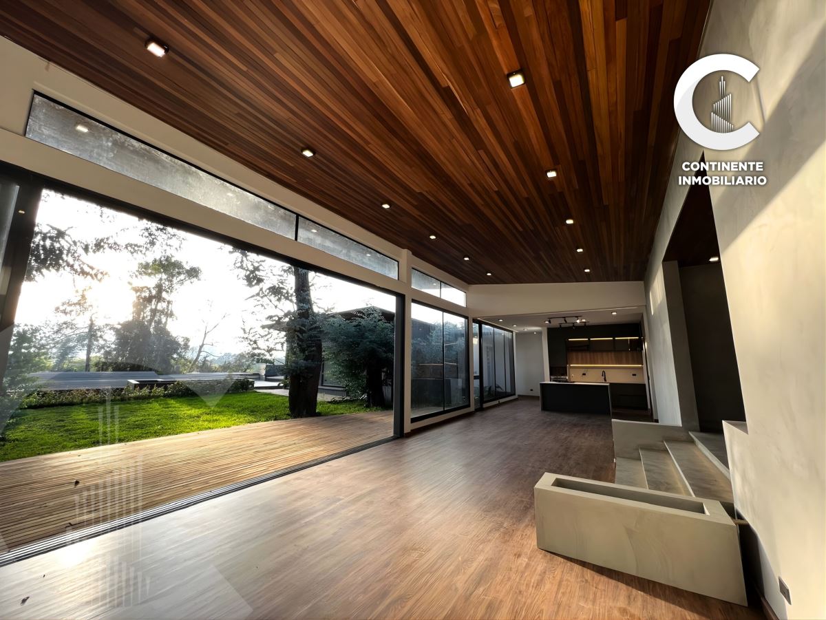 Miniatura {{@index}}