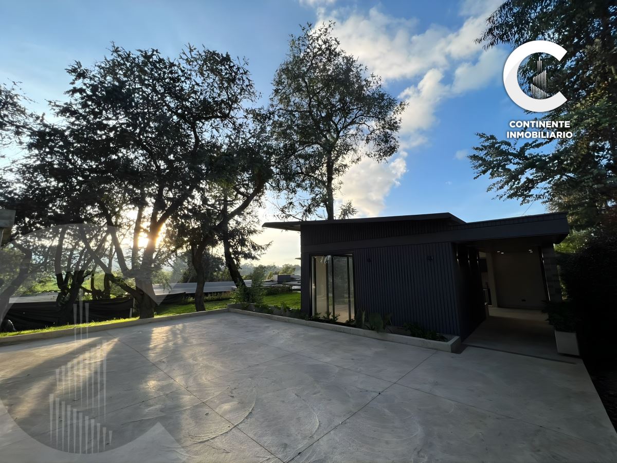 Miniatura {{@index}}